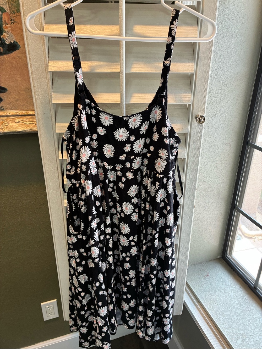 torrid Black Daisy Tie-Front Midi Dress with White Florals - Picture 9 of 13